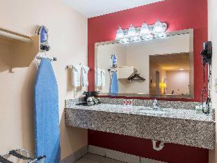 Quality Inn & Suites Bridge City Orange Quarto foto